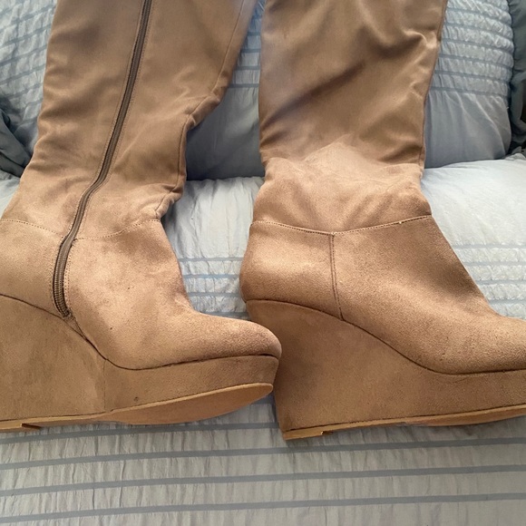 Platform Boots - Picture 2 of 7